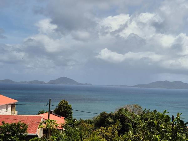 Appartement à venPépites du mois. Deux Appartements plus terrain 800 m², vue panoramique vers les Saintes, à vendre 3 pièces TROIS RIVIERES (971)