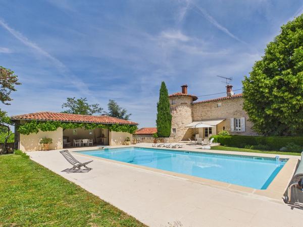 Magnifique château fortifié du XVIe siècle à proximité d’Albi