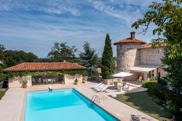Magnifique château fortifié du XVIe siècle à proximité d’Albi