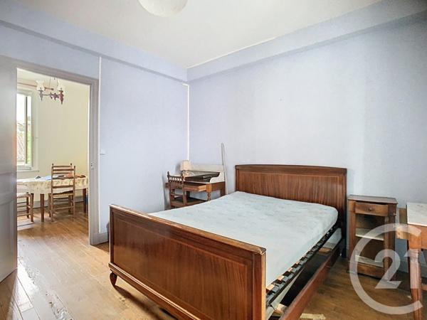 Immeuble à vendre  250,40 m2 ST GIRONS - 09