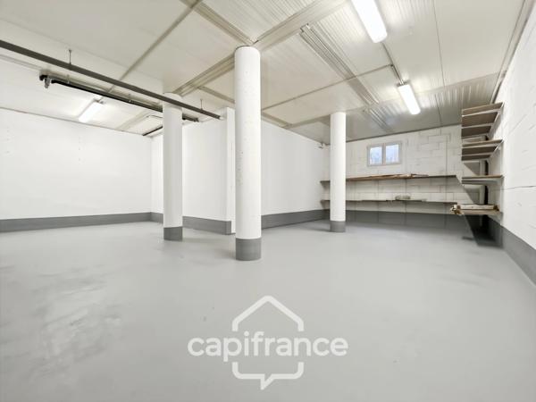 Maison familiale contemporaine, 145 m2, 4 chambres, en excellent état, sous-sol total, quartier Grand Val, proche gare, écoles, commerces, à Sucy-en-brie