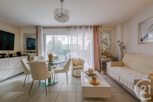 Appartement F2 à vendre  2 pièces - 54,77 m2 ST RAPHAEL - 83