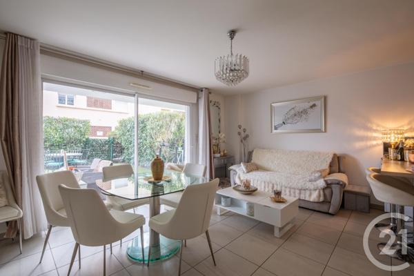 Appartement F2 à vendre  2 pièces - 54,77 m2 ST RAPHAEL - 83