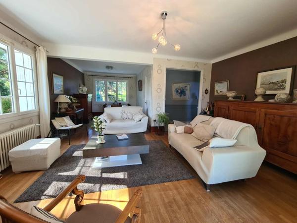 Magnifique maison sur grand terrain 3700m2