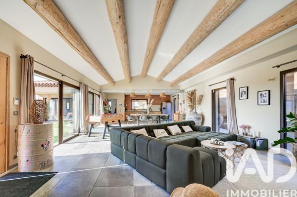Maison à vendre 8 pièces 288 m² Le Castellet