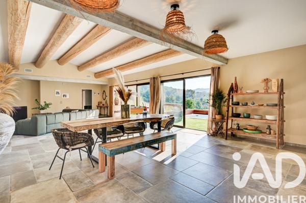 Maison à vendre 8 pièces 288 m² Le Castellet