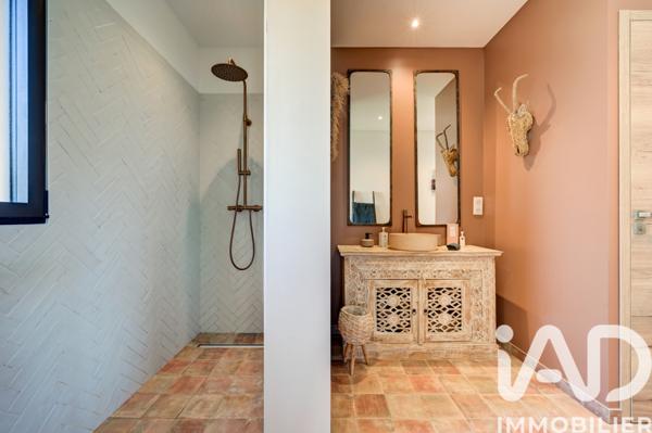 Maison à vendre 8 pièces 288 m² Le Castellet