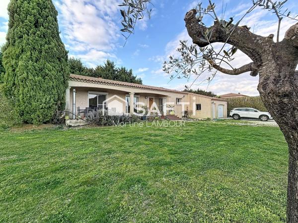 Maison de plain-pied T4/5 sur terrain plat 869 m²