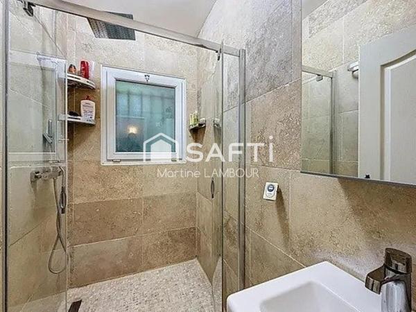 Maison de plain-pied T4/5 sur terrain plat 869 m²