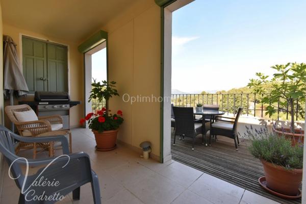 Le Pradet Oursinières – Propriété vue mer 320 m² avec appartements indépendants, plage à pied sur 3048 m² de terrain clôturé