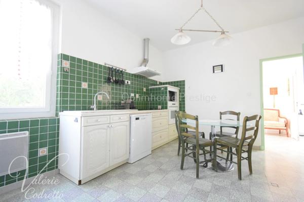 Le Pradet Oursinières – Propriété vue mer 320 m² avec appartements indépendants, plage à pied sur 3048 m² de terrain clôturé