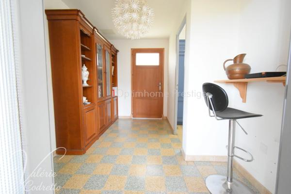 Le Pradet Oursinières – Propriété vue mer 320 m² avec appartements indépendants, plage à pied sur 3048 m² de terrain clôturé