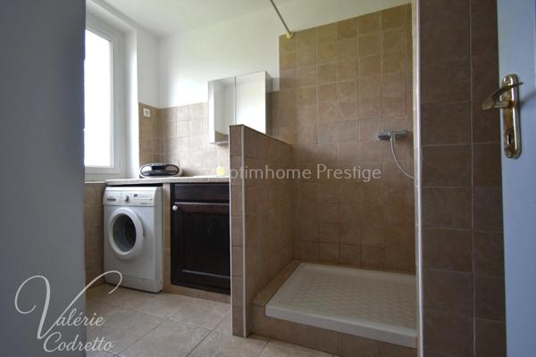 Le Pradet Oursinières – Propriété vue mer 320 m² avec appartements indépendants, plage à pied sur 3048 m² de terrain clôturé