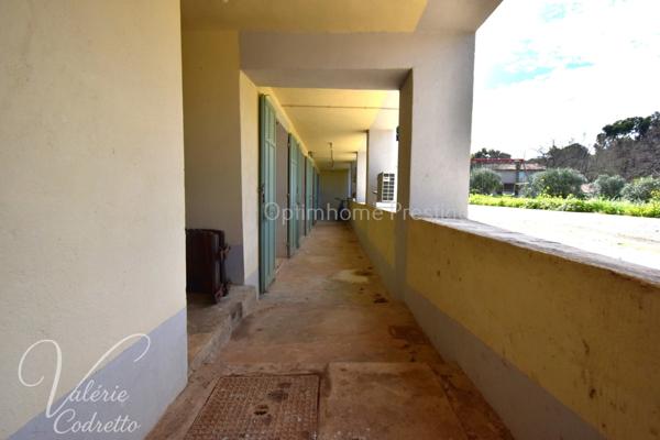 Le Pradet Oursinières – Propriété vue mer 320 m² avec appartements indépendants, plage à pied sur 3048 m² de terrain clôturé