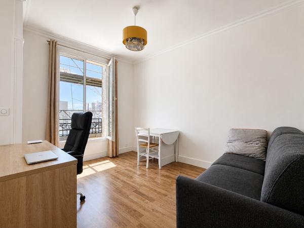 Appartement
         1 pièce
        - 24 m² Exclusivité 219 000 € *