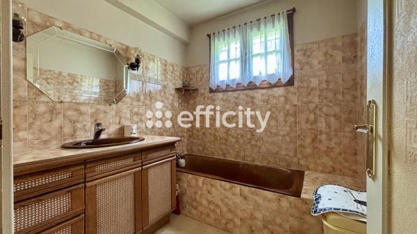 Maison
         6 pièces
        - 132 m² 364 000 € *