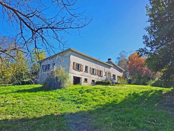 Grande maison individuelle dans un cadre magnifique, à deux pas du Golf de Cognac