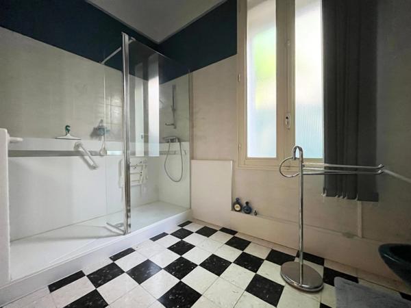 Maison de ville Champs de Mars avec garage, terrasse, patio