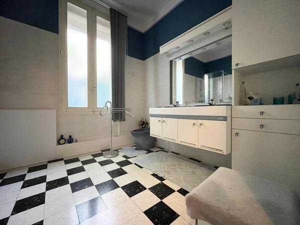 Maison de ville Champs de Mars avec garage, terrasse, patio