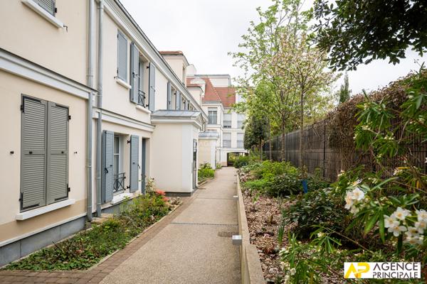 Appartement 1 pièce(s) 38 m2 295 000 € **  - Référence  13524