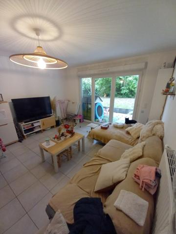 APPARTEMENT LUMINEUX AVEC TERRASSE