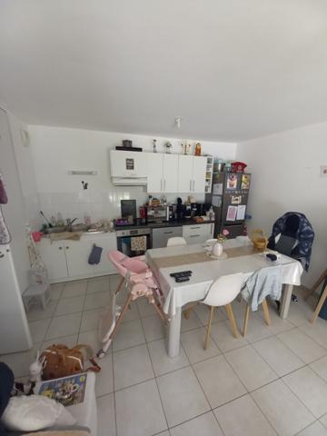APPARTEMENT LUMINEUX AVEC TERRASSE