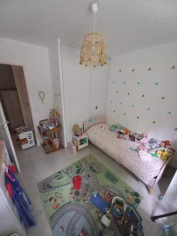 APPARTEMENT LUMINEUX AVEC TERRASSE