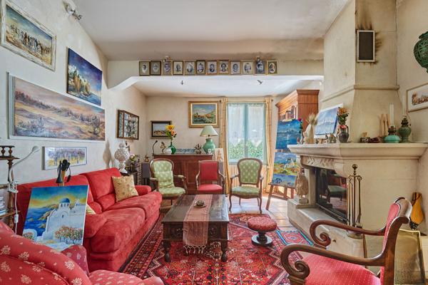 Maison Provençale 8 pièces à vendre à  15 Minutes d'Aix-en-Provence-