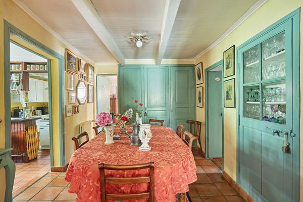 Maison Provençale 8 pièces à vendre à  15 Minutes d'Aix-en-Provence-