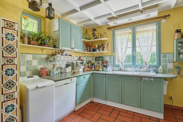 Maison Provençale 8 pièces à vendre à  15 Minutes d'Aix-en-Provence-