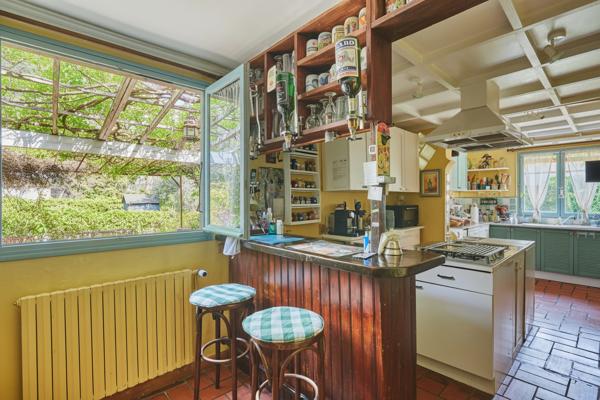 Maison Provençale 8 pièces à vendre à  15 Minutes d'Aix-en-Provence-