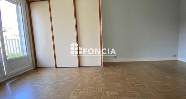 Location Appartement 2 pièces 57 m² - Melun 77000