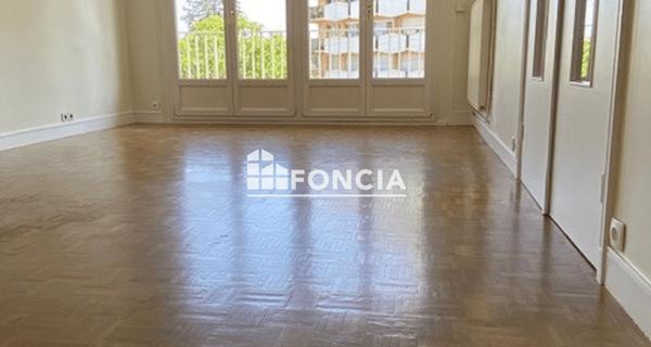 Location Appartement 2 pièces 57 m² - Melun 77000