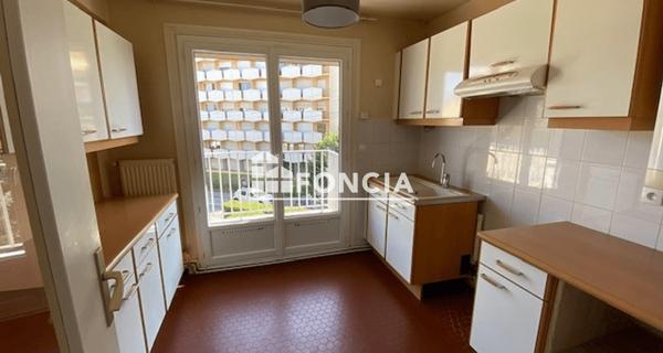 Location Appartement 2 pièces 57 m² - Melun 77000