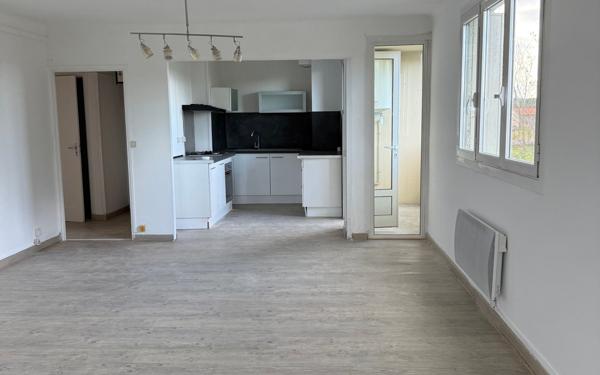 Appartement à louer    3 pièces •  Pont-Saint-Esprit