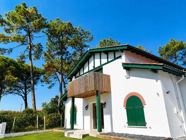 VILLA LANDAISE NEUVE AU COEUR DU VILLAGE, À DEUX PAS DE L'OCÉAN