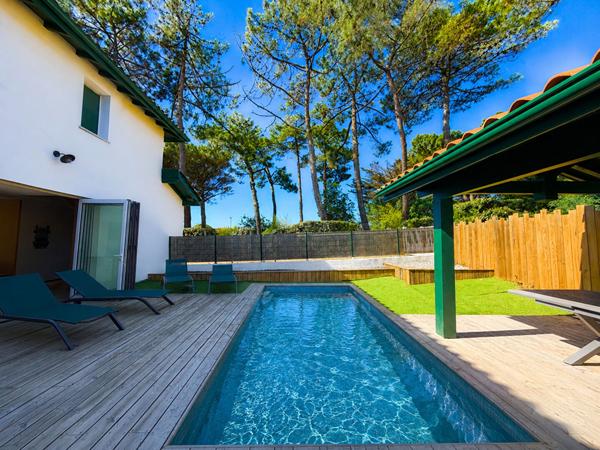 VILLA LANDAISE NEUVE AU COEUR DU VILLAGE, À DEUX PAS DE L'OCÉAN