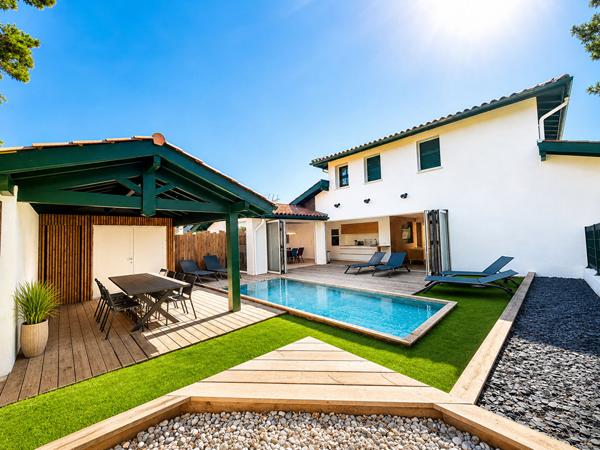 VILLA LANDAISE NEUVE AU COEUR DU VILLAGE, À DEUX PAS DE L'OCÉAN