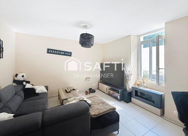 Maison mitoyenne sur quartier calme entièrement rénovée