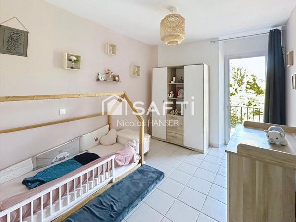 Maison mitoyenne sur quartier calme entièrement rénovée