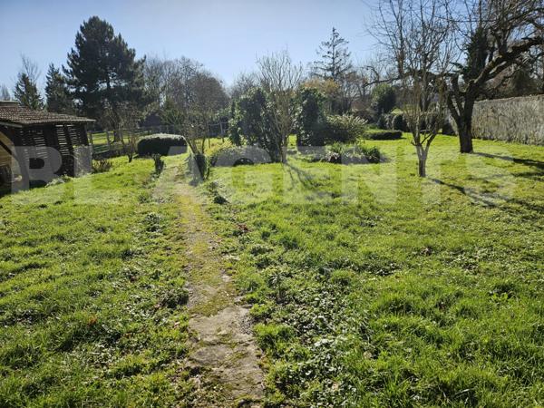 Coulommiers: terrain à bâtir de 960 m² pour une façade de 20m. Ce terrain est complètement clos, il 