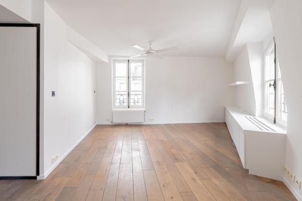 PARIS 2ème - À VENDRE - Élégant Duplex de 3 Pièces - 92,22 m²