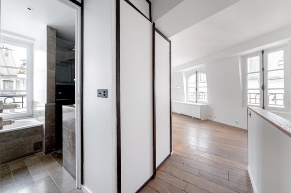 PARIS 2ème - À VENDRE - Élégant Duplex de 3 Pièces - 92,22 m²