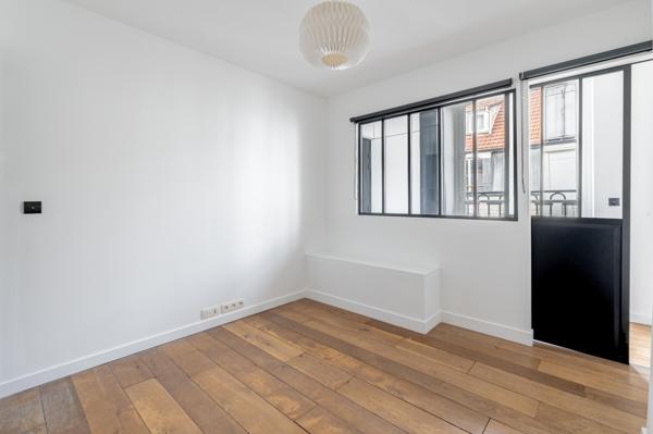 PARIS 2ème - À VENDRE - Élégant Duplex de 3 Pièces - 92,22 m²