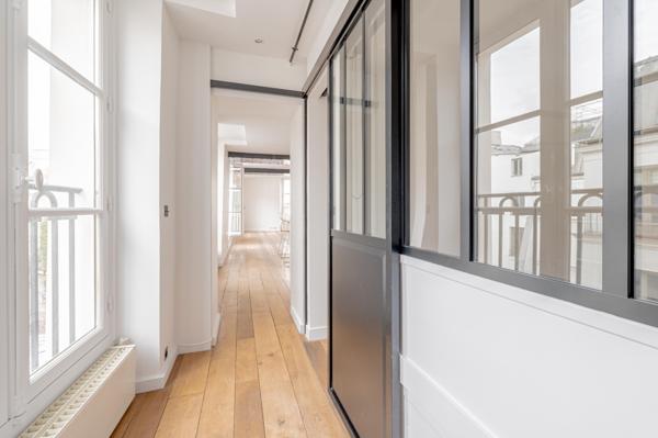 PARIS 2ème - À VENDRE - Élégant Duplex de 3 Pièces - 92,22 m²