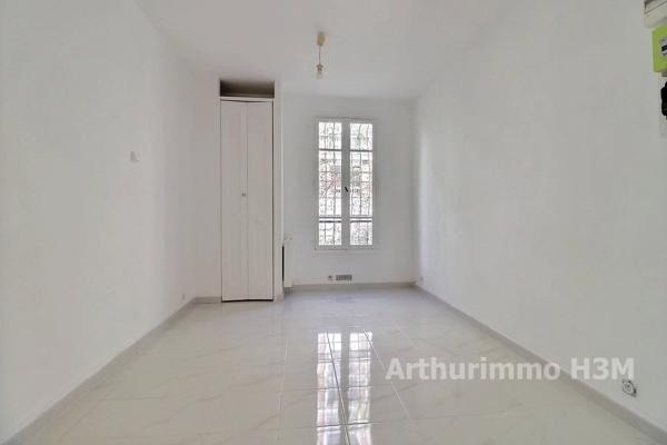 Location                                                      Appartement
                        
                     1 pièces                      19 m2                     à Paris 18