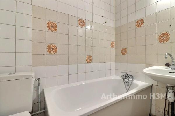Location                                                      Appartement
                        
                     1 pièces                      19 m2                     à Paris 18