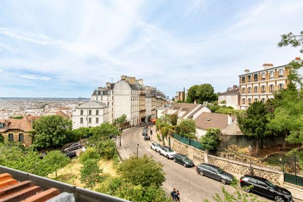 Appartement Paris 18 e - HAUT MONTMARTRE / PLACE JEAN BAPTISTE CLÉMENT