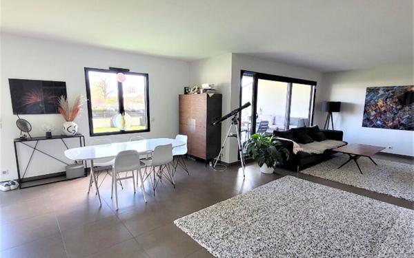 Appartement à vendre    4 pièces •  Saint-Genis-Pouilly