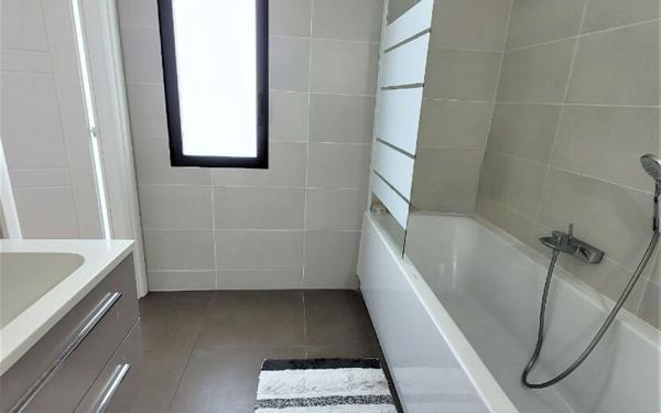 Appartement à vendre    4 pièces •  Saint-Genis-Pouilly